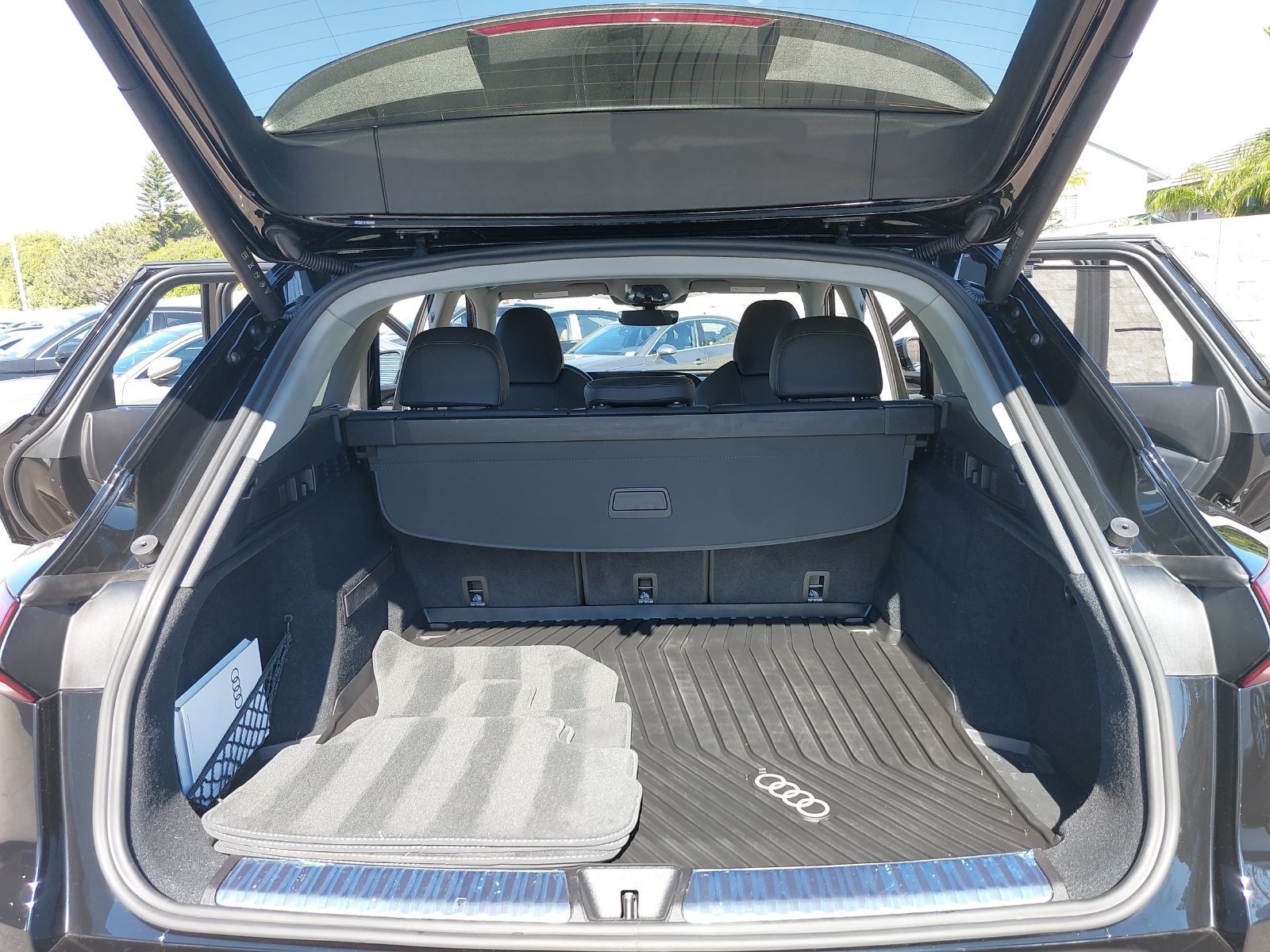 Used 2025 Audi Q5 Premium Plus w/ Premium Plus AWD/4WD image 12