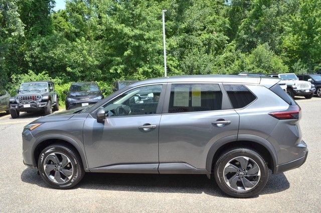 Used 2024 Nissan Rogue SV AWD/4WD image 5