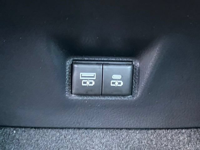 Used 2025 Toyota Camry SE AWD/4WD image 21