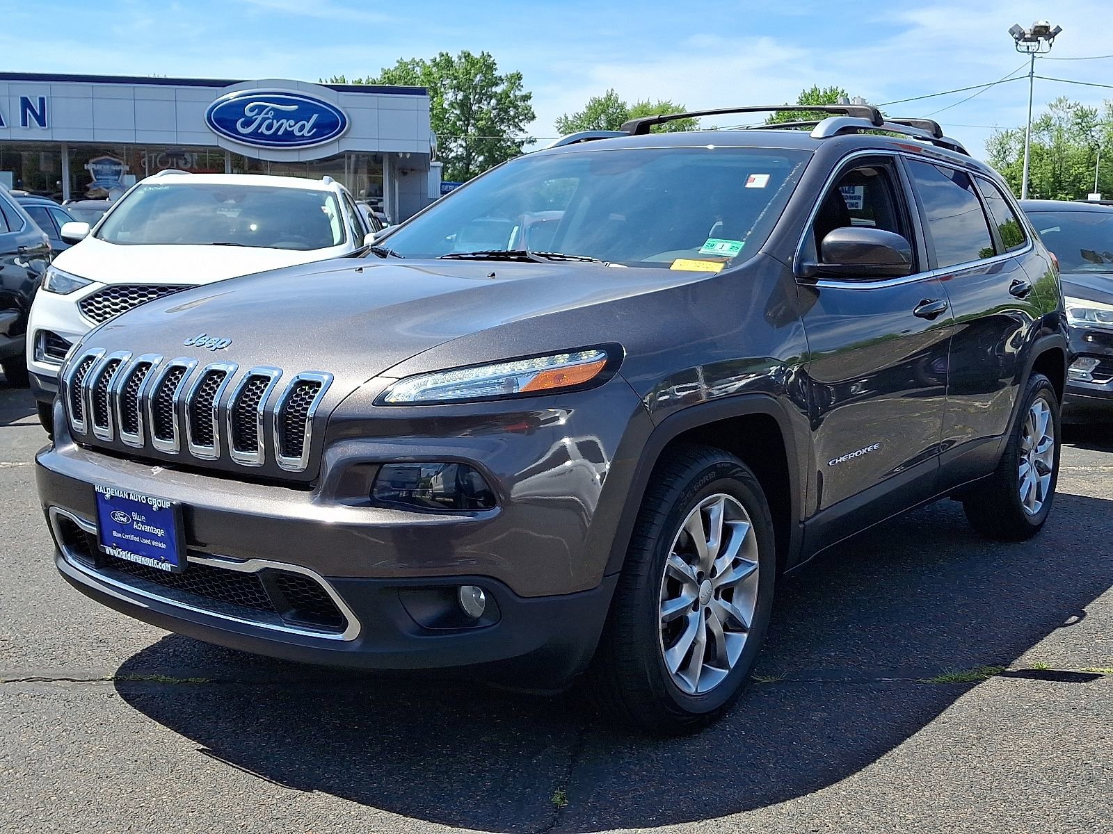 Used 2018 Jeep Cherokee Limited AWD/4WD image 3