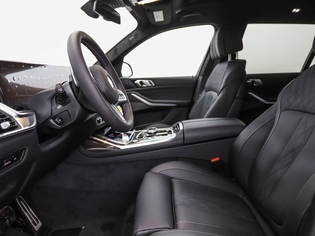 Used 2025 BMW X7 M60i image 11