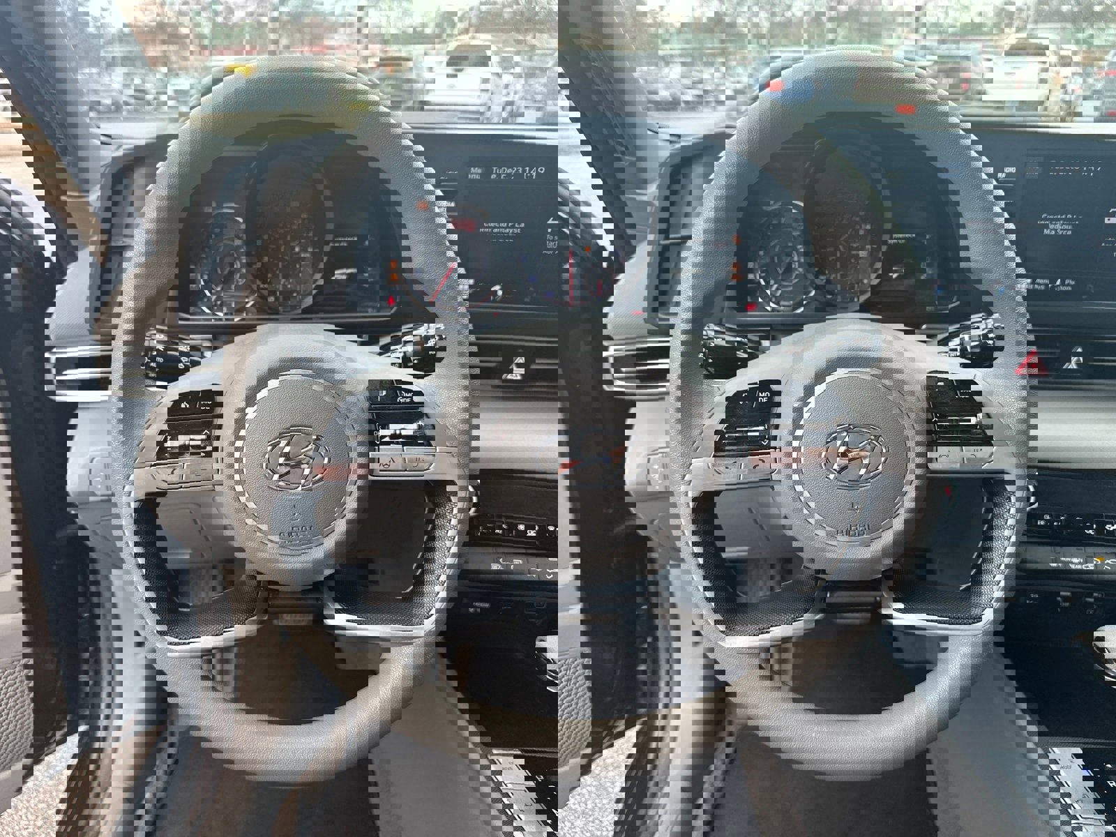 Used 2023 Hyundai Elantra SEL w/ Preferred Accessory Package image 23