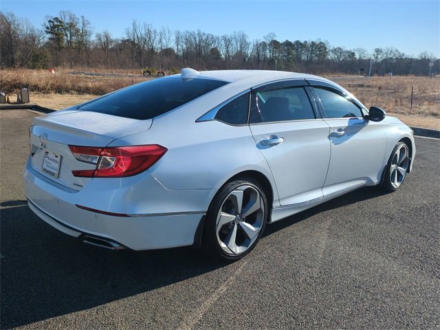 Used 2018 Honda Accord Touring image 4