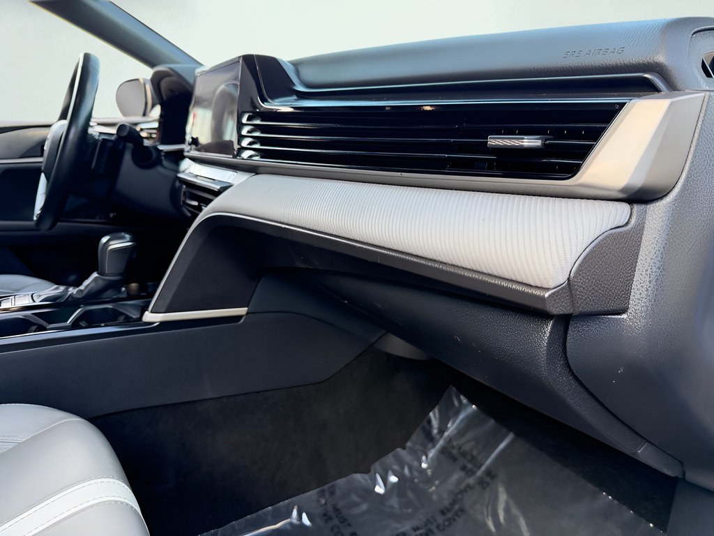 Used 2026 Toyota Camry SE FWD image 40