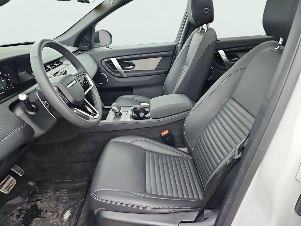 Used 2024 Land Rover Discovery Sport Dynamic SE image 35