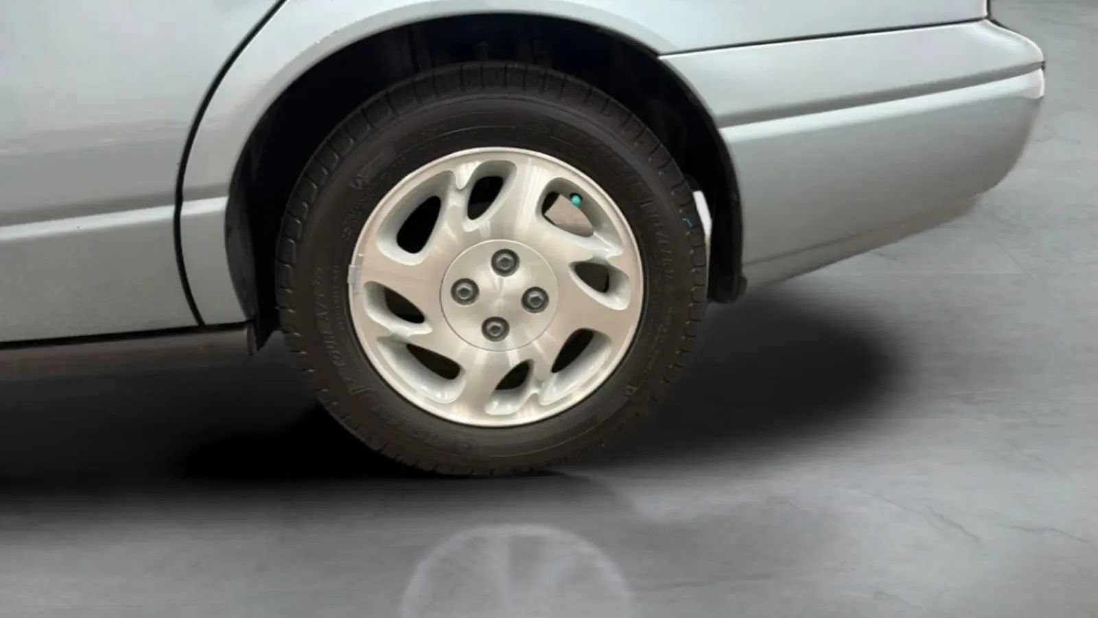 Used 2002 Saturn S-Series SL2 w/ SL2 Option Pkg 2 FWD image 26
