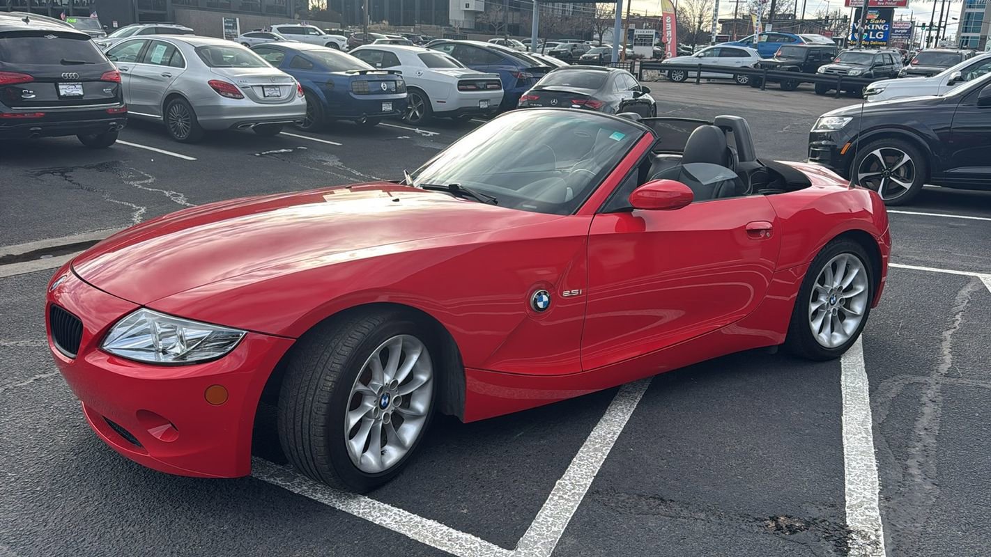 Used 2005 BMW Z4 2.5i image 12