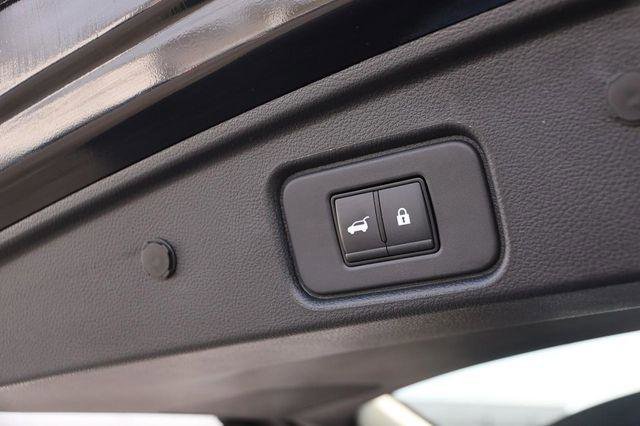 Used 2024 Nissan Pathfinder SL image 8