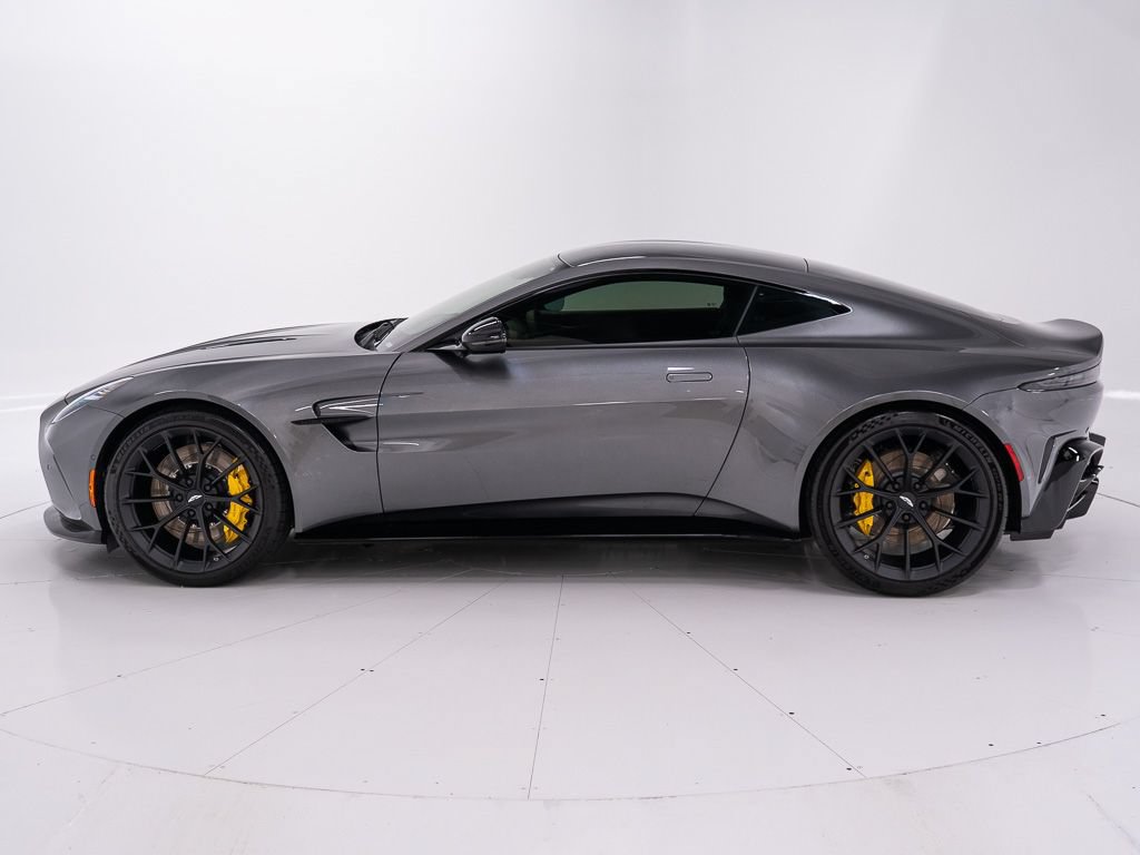Used 2026 Aston Martin V8 Vantage Coupe RWD image 2
