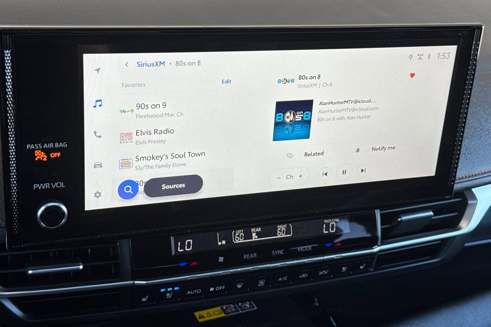 Used 2025 Toyota Sienna XSE w/ XSE Premium Package image 19