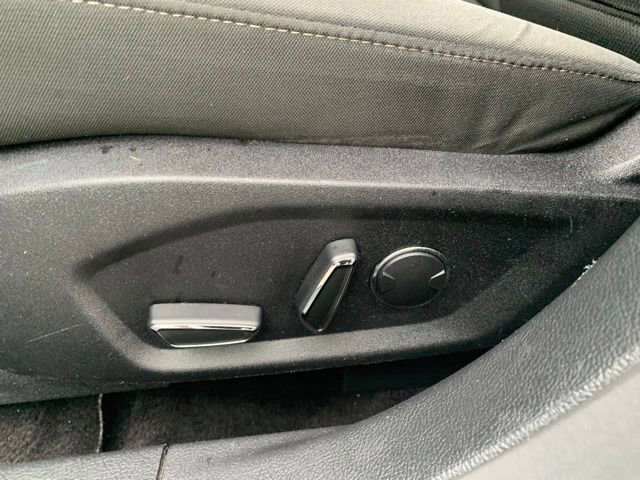 Used 2017 Ford Fusion SE FWD image 11