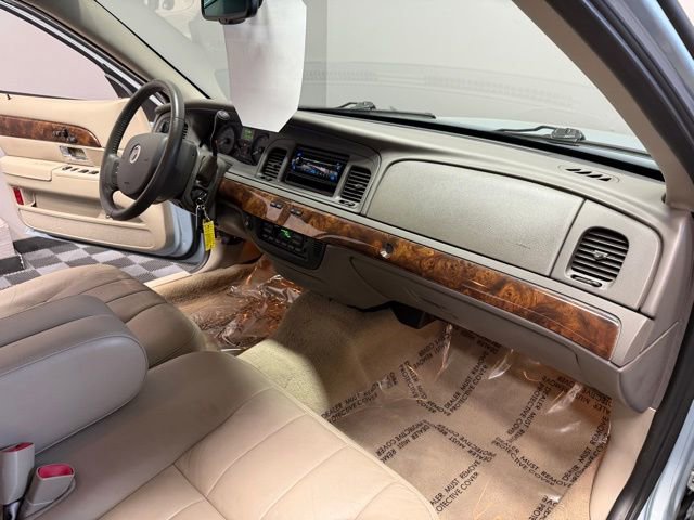 Used 2010 Mercury Grand Marquis LS RWD image 24
