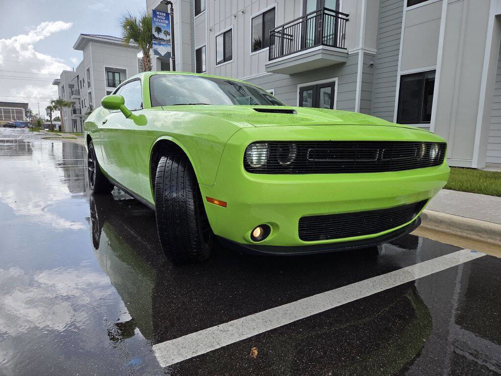 Used 2023 Dodge Challenger SXT w/ Blacktop Package RWD image 4