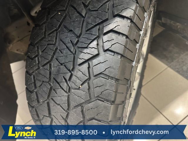 Used 2020 Chevrolet Silverado 1500 Custom w/ Custom Convenience Package image 24