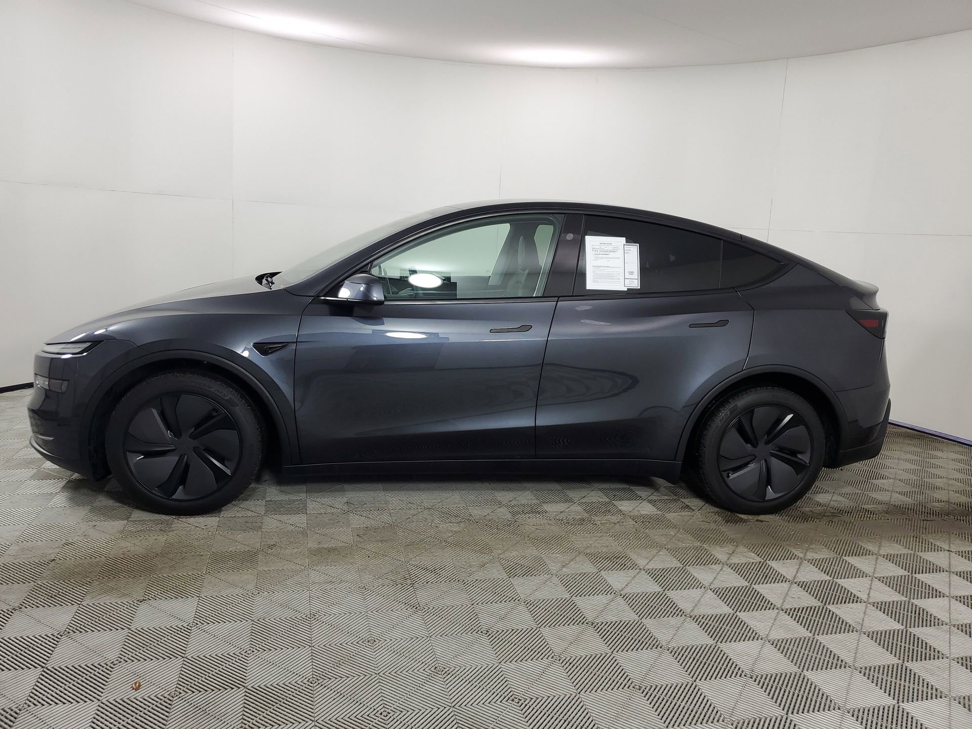 Used 2026 Tesla Model Y Long Range image 6