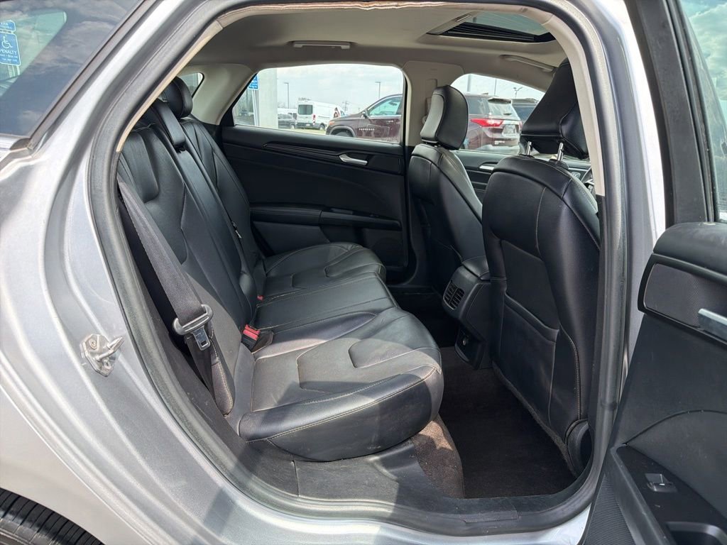 Used 2020 Ford Fusion Titanium image 17