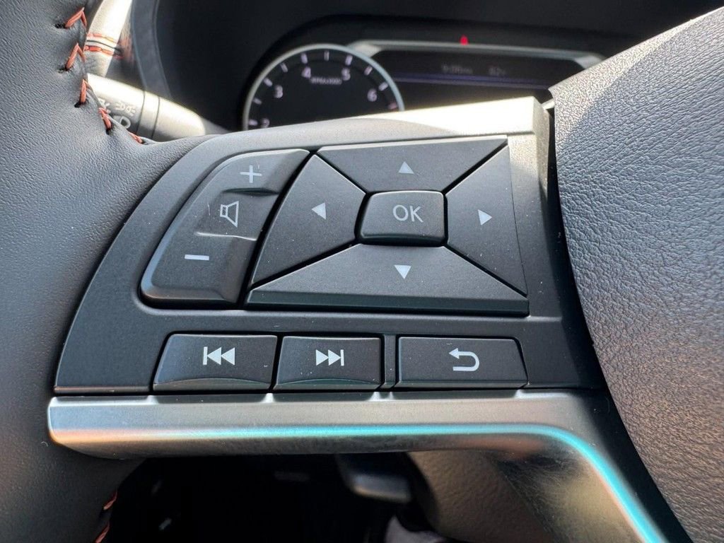 Used 2025 Nissan Sentra SR image 16