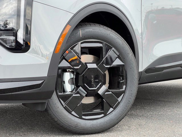 New 2026 Kia Sportage X-Line w/ X-Line Premium Package AWD/4WD image 2