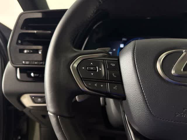Used 2025 Lexus RX 350 Premium w/ Accessory Package (Z1) AWD/4WD image 26