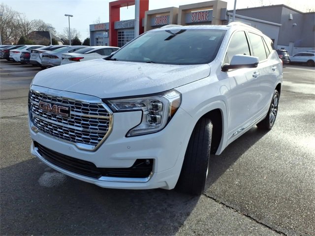 Used 2024 GMC Terrain Denali w/ Denali Premium Package image 19