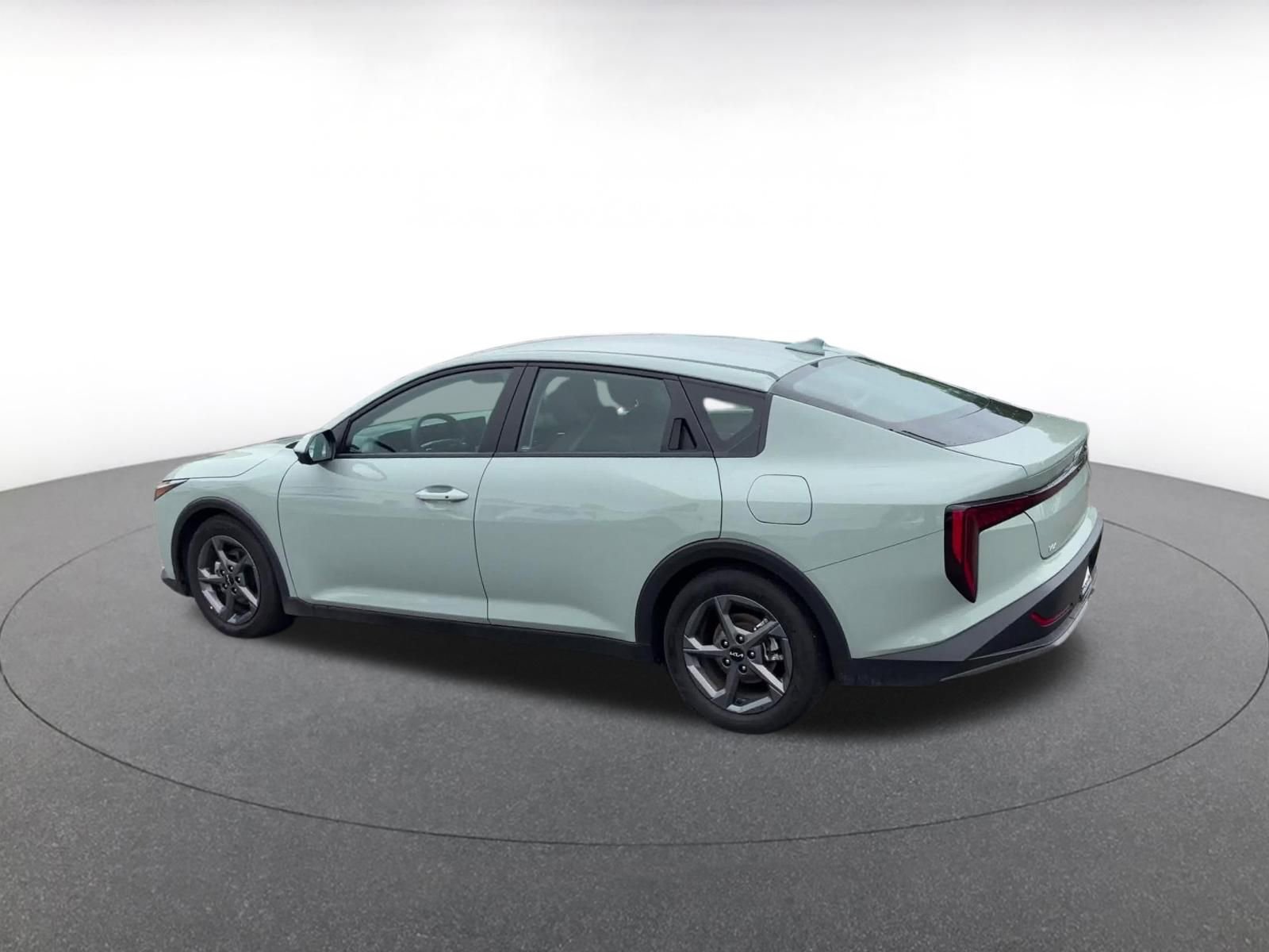 Used 2025 Kia K4 FWD image 9
