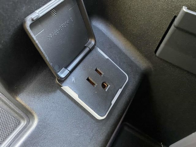 Used 2024 Chevrolet Silverado 1500 LT Trail Boss w/ LT Trail Boss Premium Package image 34