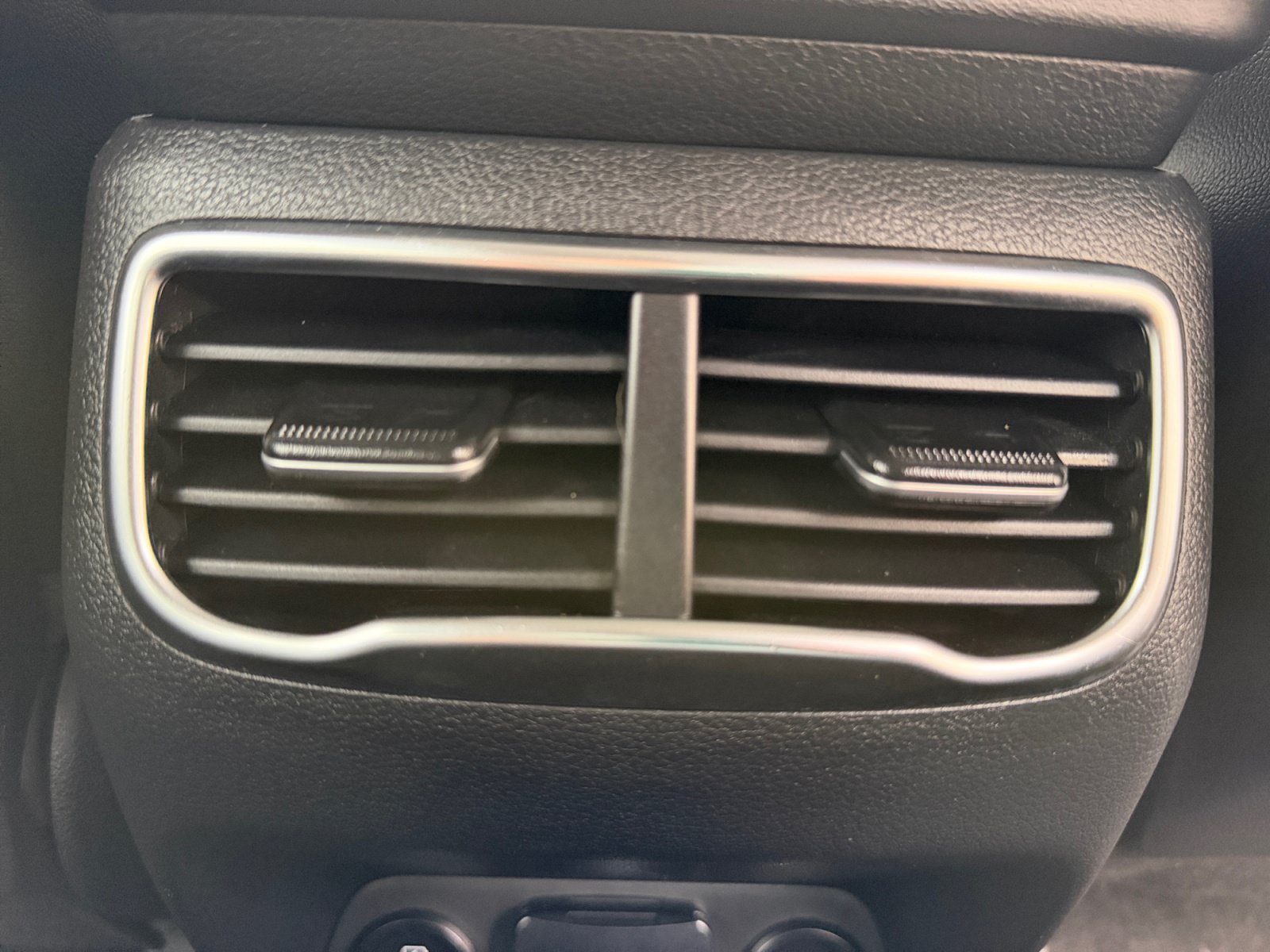 Used 2022 Hyundai Santa Fe Limited FWD image 32