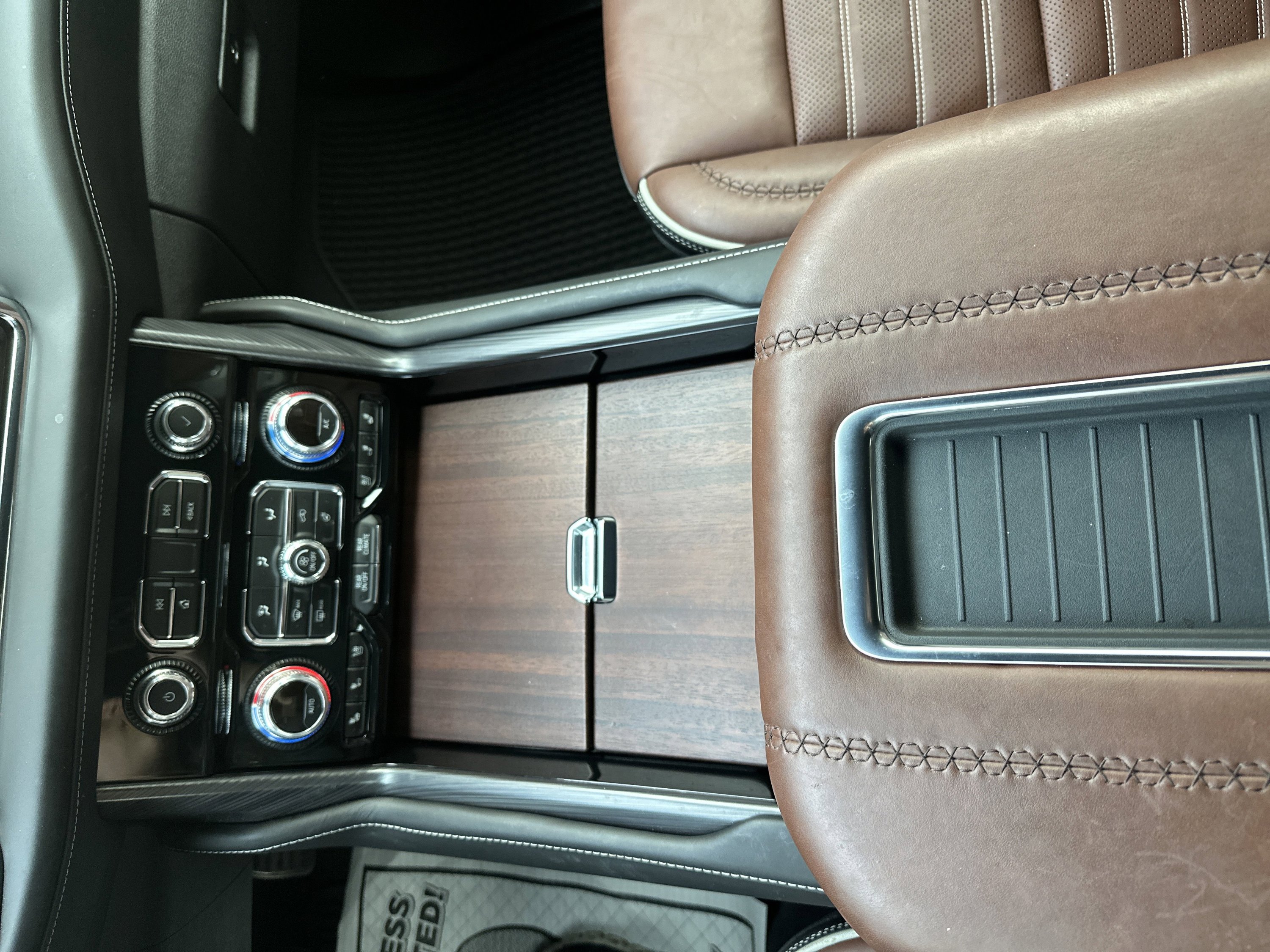 Used 2024 GMC Yukon Denali Ultimate image 21