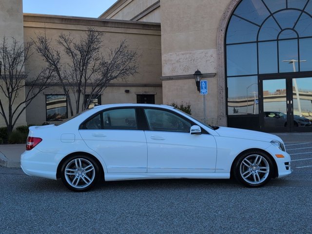 Used 2013 Mercedes-Benz C 250 Sedan image 4
