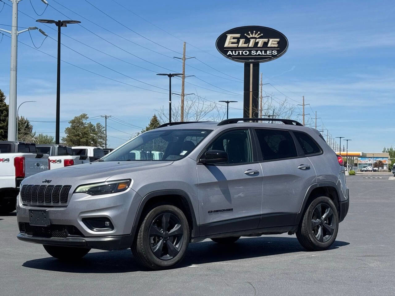 Used 2022 Jeep Cherokee Latitude Lux w/ Sun & Sound Group AWD/4WD image 1