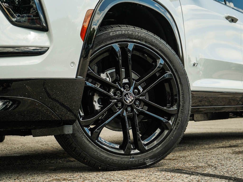 New 2026 Buick Enclave Sport Touring w/ Super Cruise Package image 6