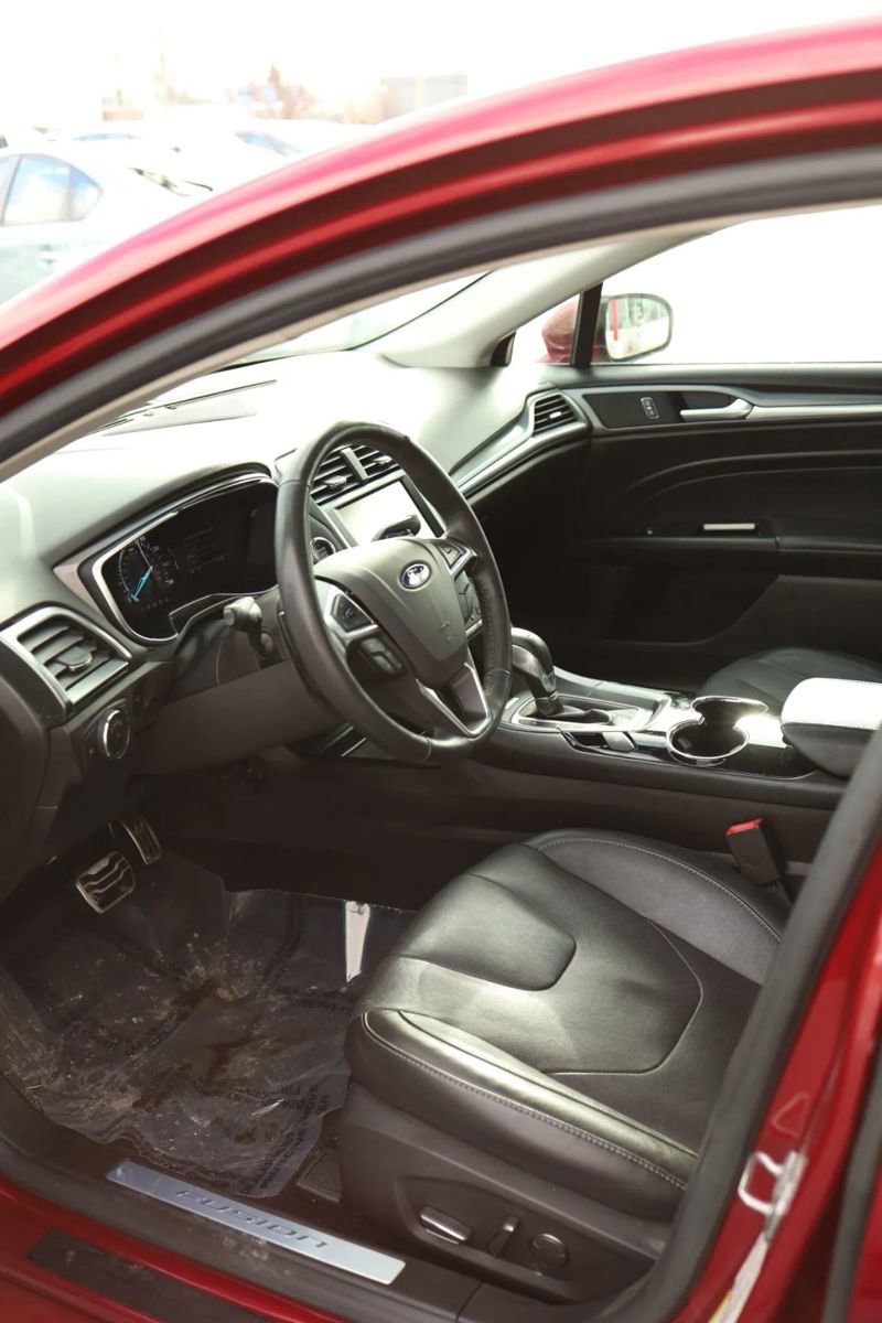 Used 2016 Ford Fusion Titanium image 16