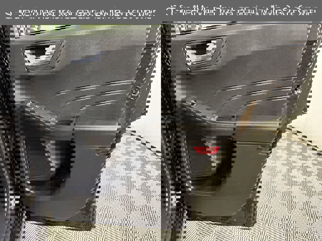 Used 2025 Ford Escape ST-Line image 27