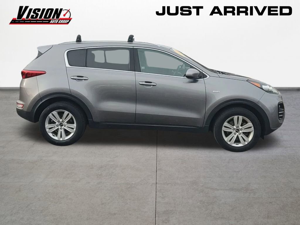 Used 2018 Kia Sportage LX w/ LX Popular Package image 4