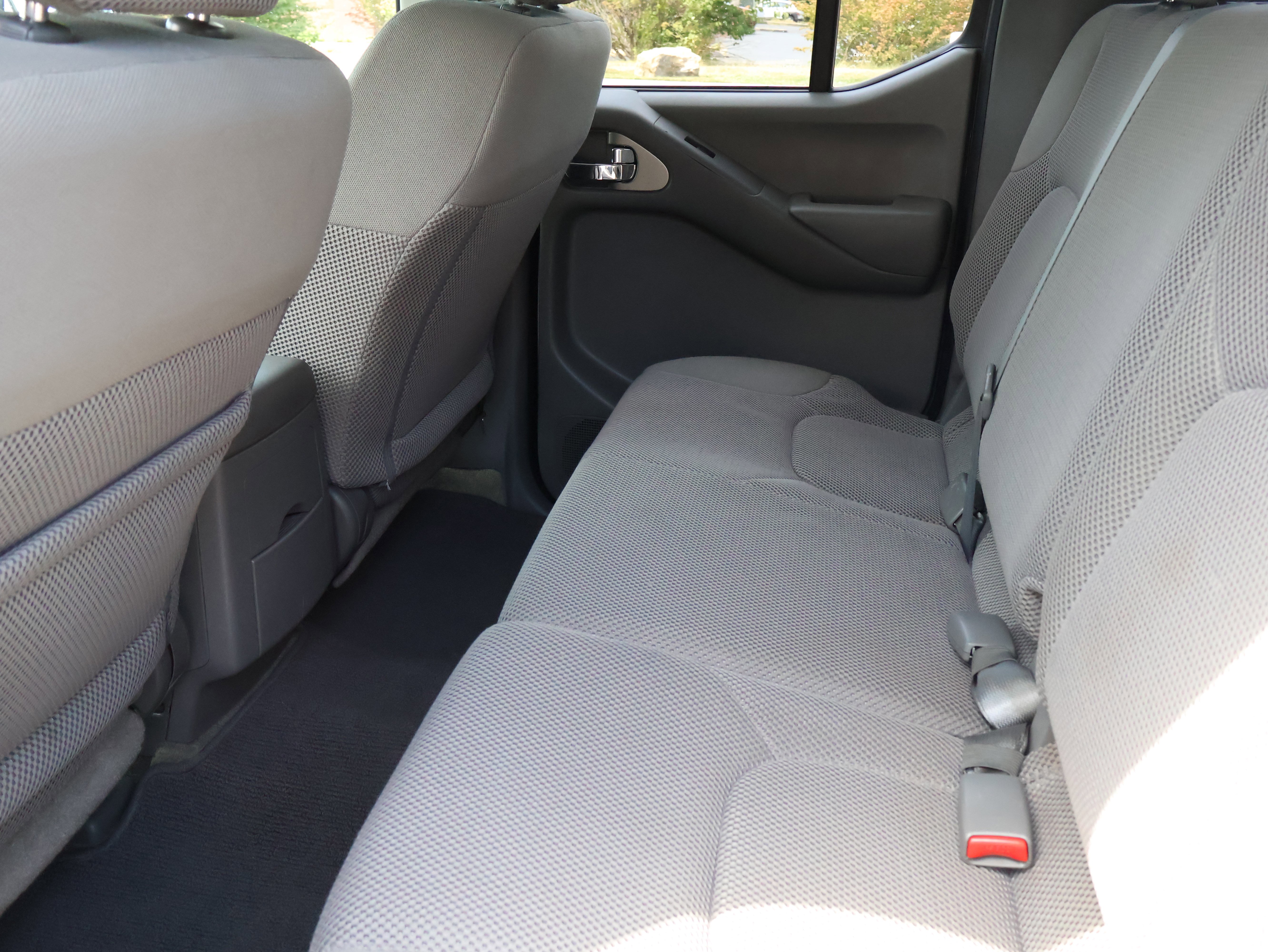 Used 2017 Nissan Frontier SV image 19
