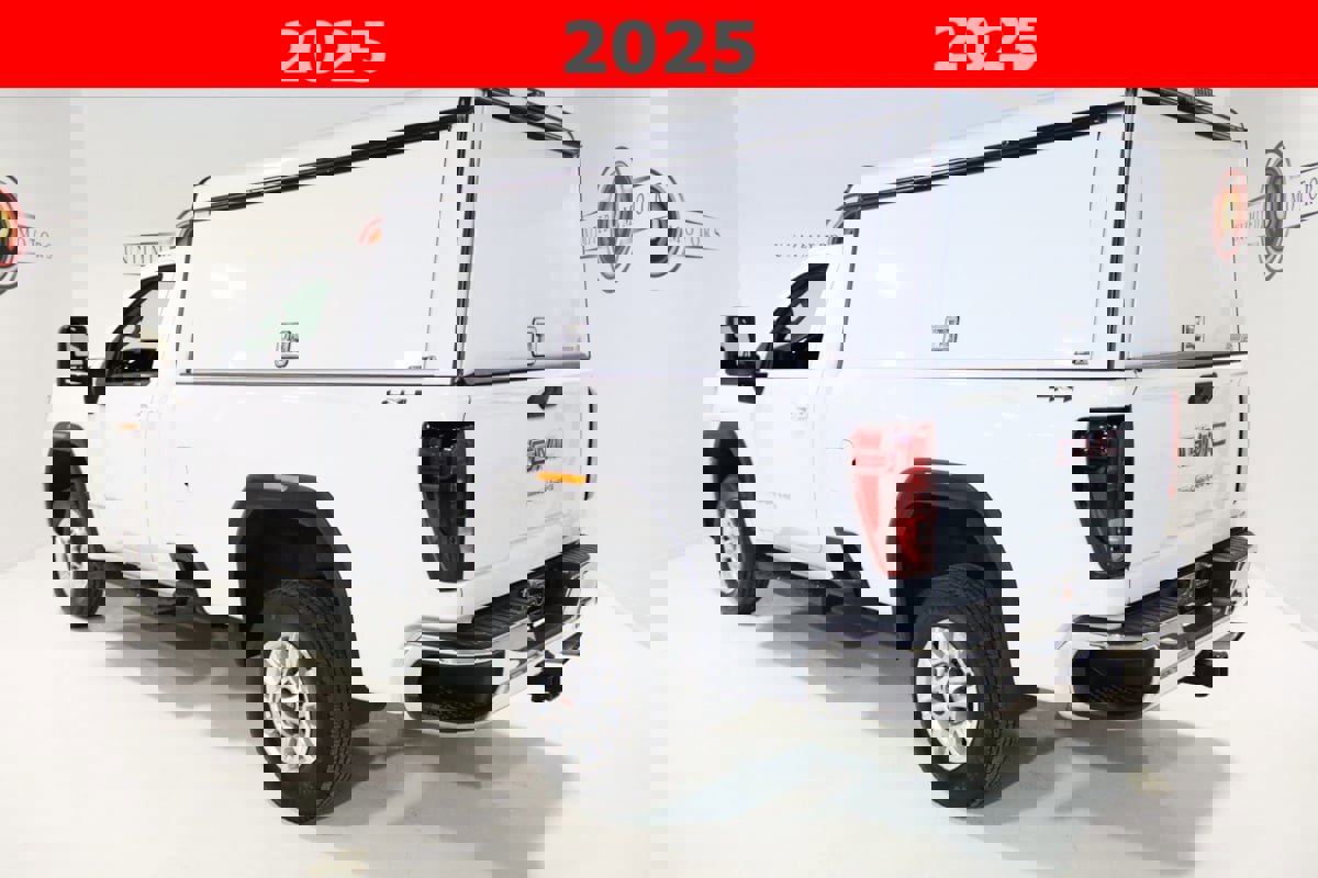 Used 2025 GMC Sierra 2500 SLE w/ SLE Convenience Package image 3