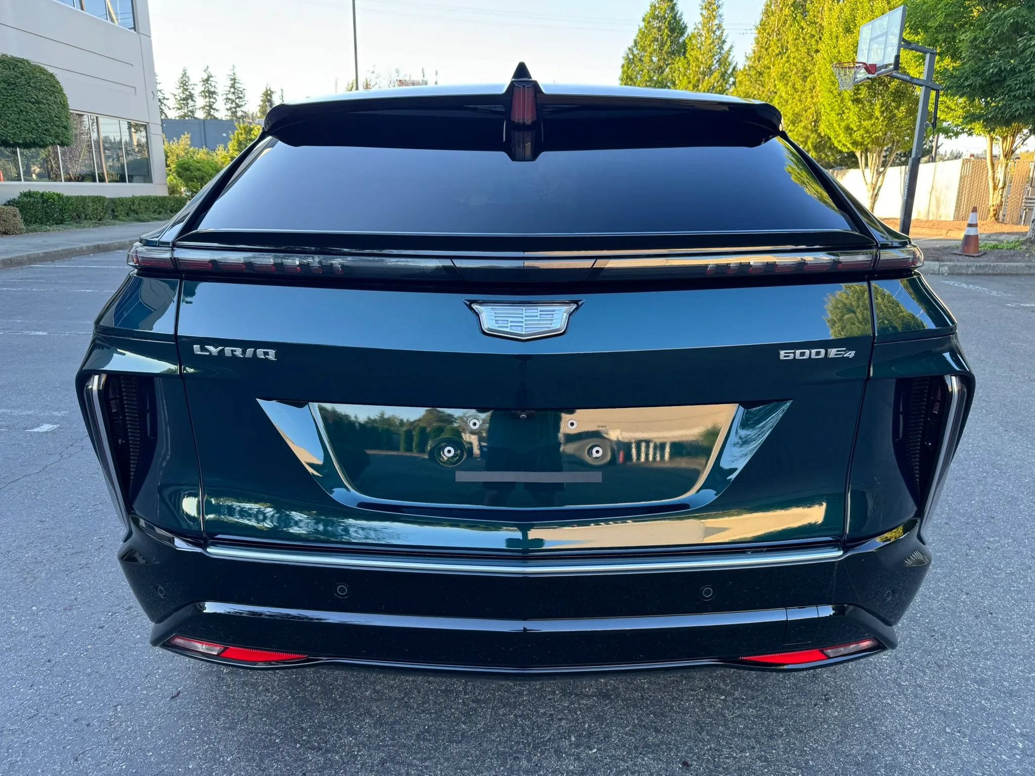 Used 2024 Cadillac Lyriq Luxury AWD/4WD image 9