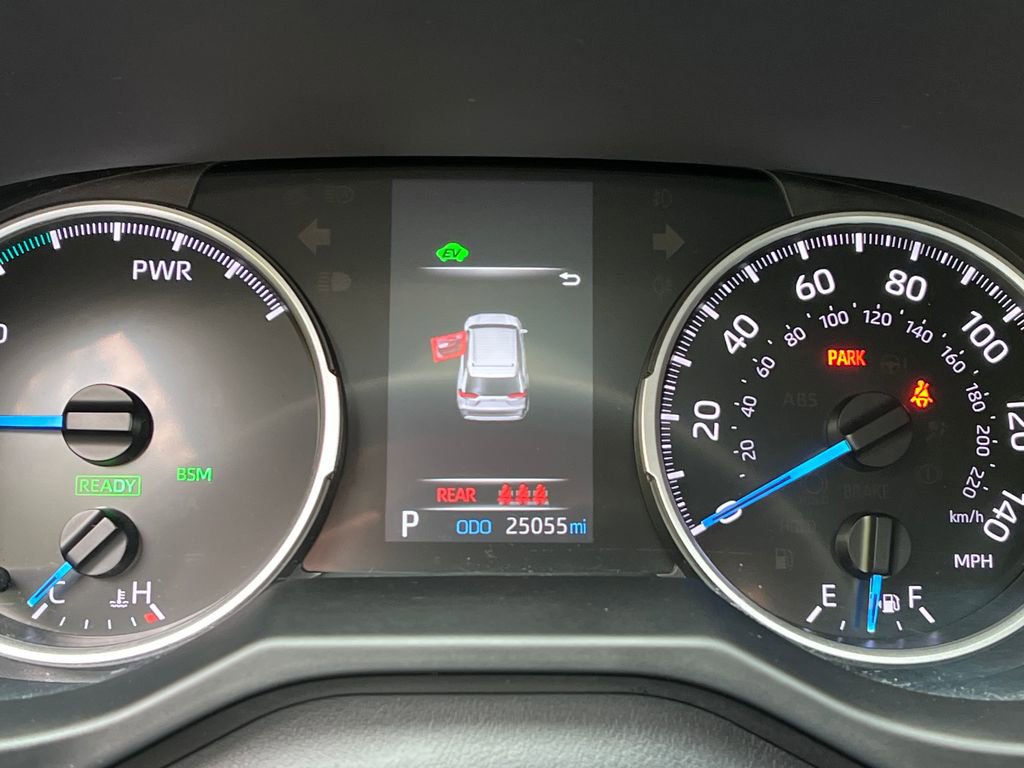 Used 2022 Toyota RAV4 XLE Premium AWD/4WD image 15