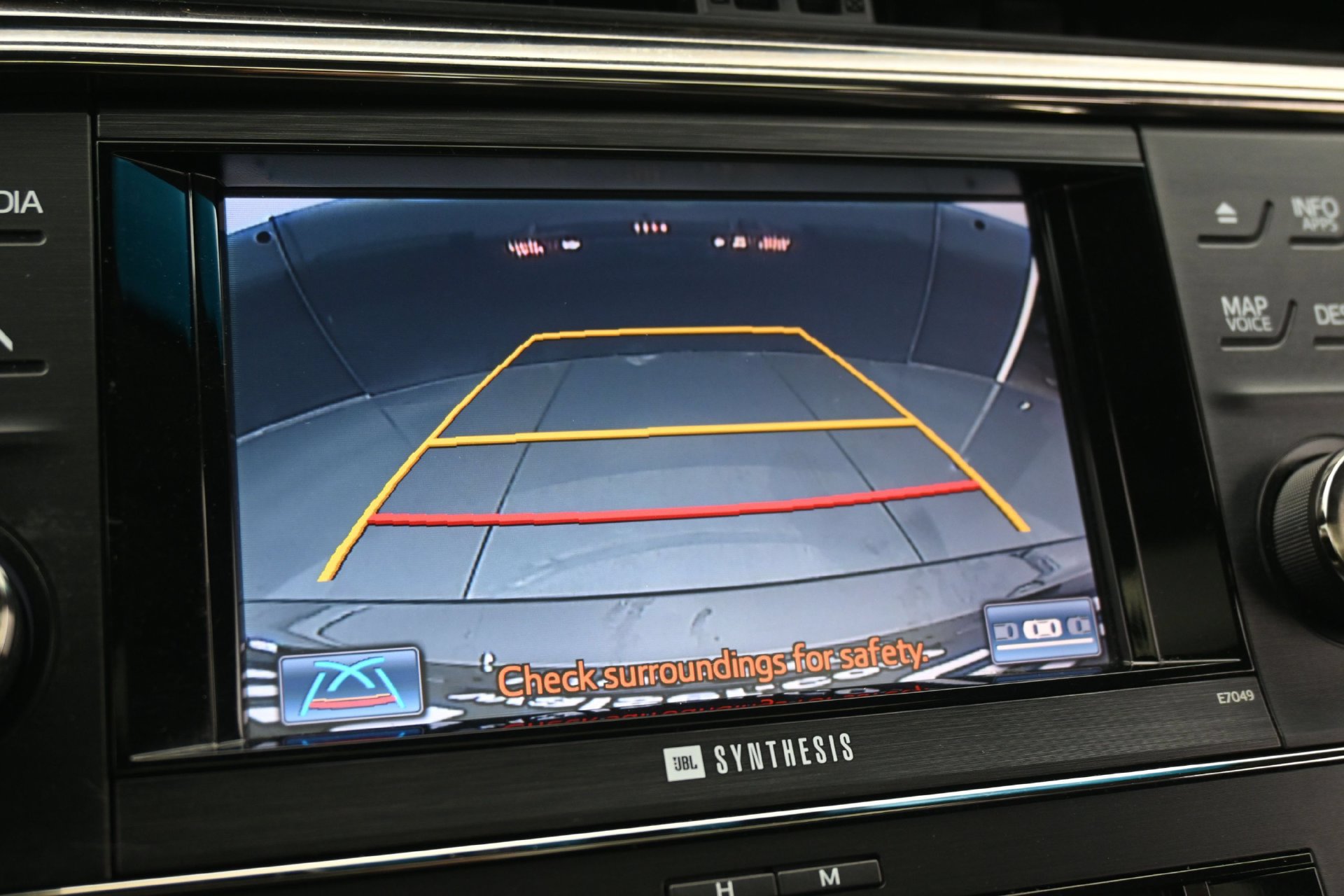 Used 2014 Toyota Avalon Limited FWD image 25