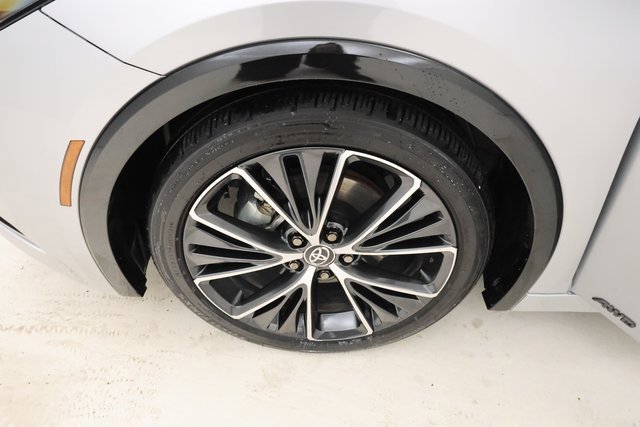 Used 2024 Toyota Prius XLE image 6