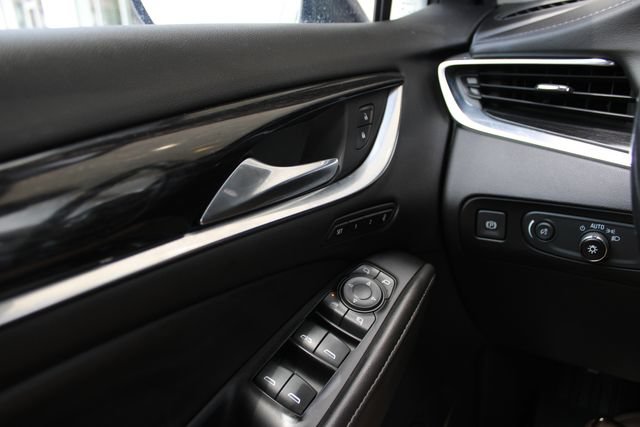 Used 2019 Buick Enclave Avenir w/ Avenir Technology Package AWD/4WD image 17