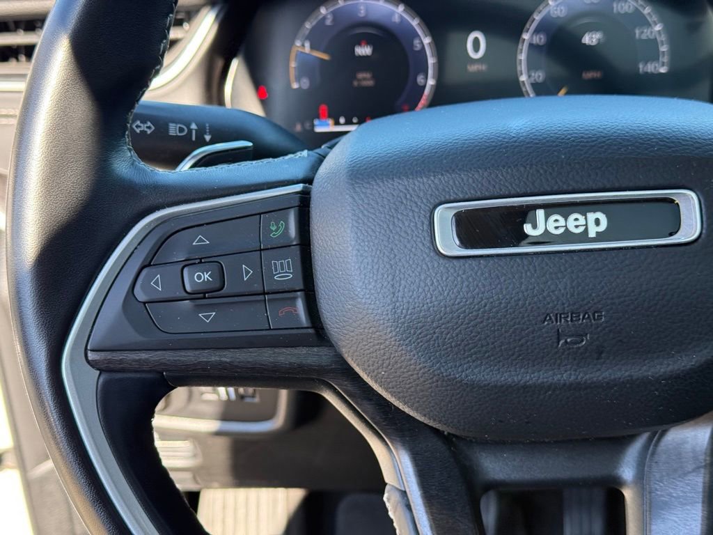 Used 2022 Jeep Grand Cherokee L Limited image 17