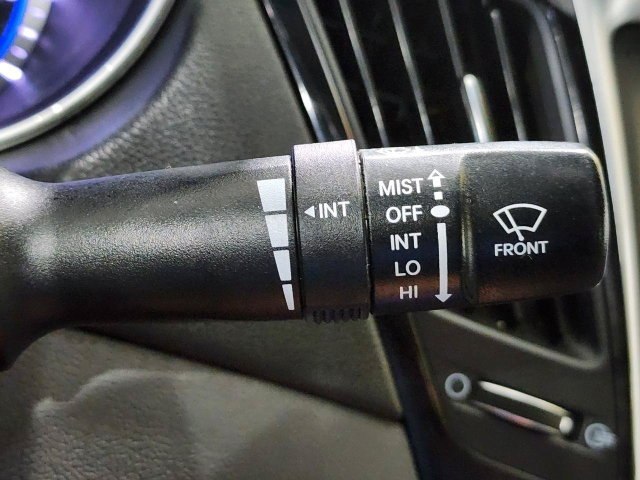 Used 2012 Hyundai Sonata Limited w/ Navigation Pkg FWD image 17