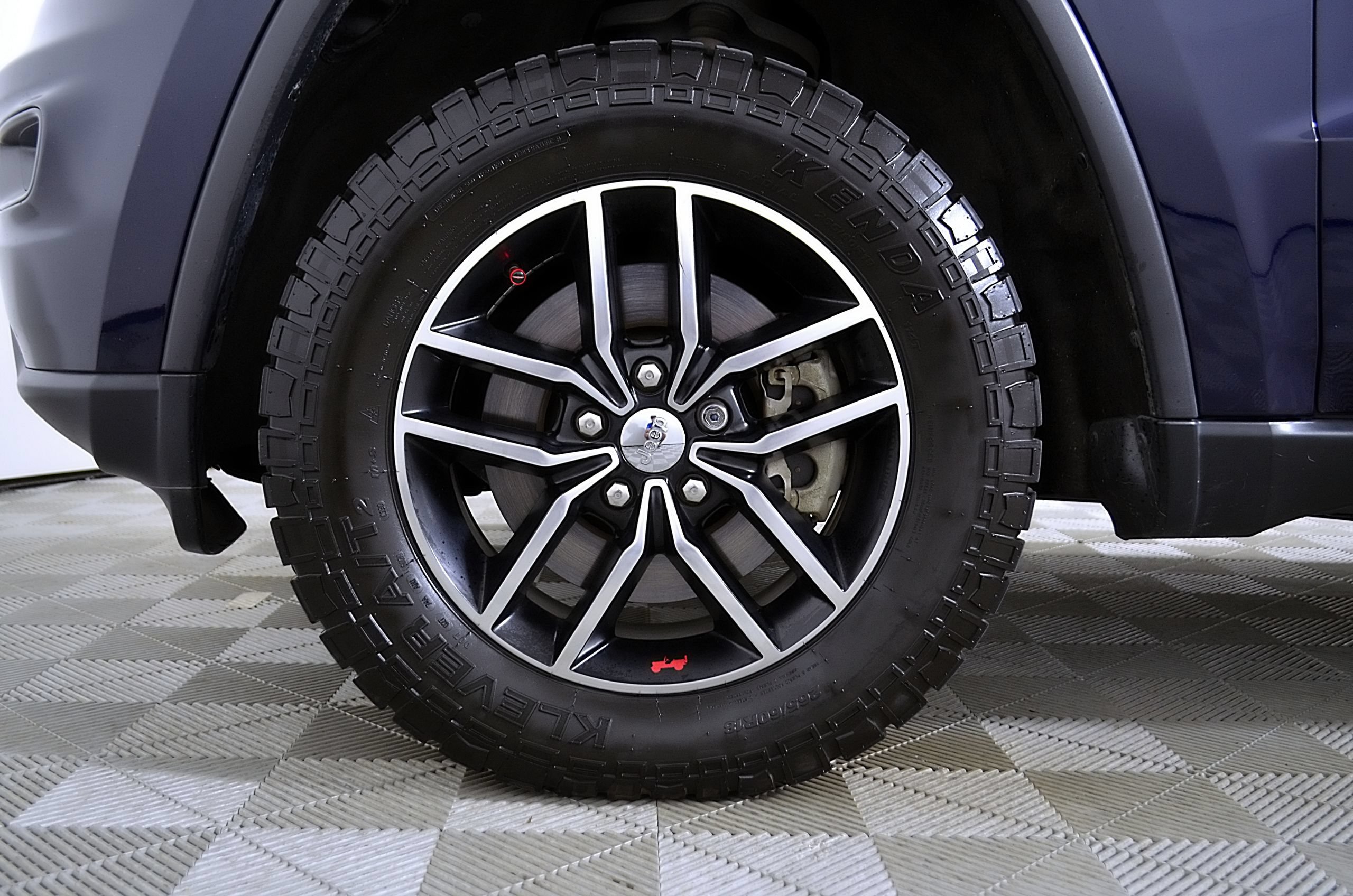 Used 2018 Jeep Grand Cherokee Trailhawk w/ Trailhawk Luxury Group AWD/4WD image 12