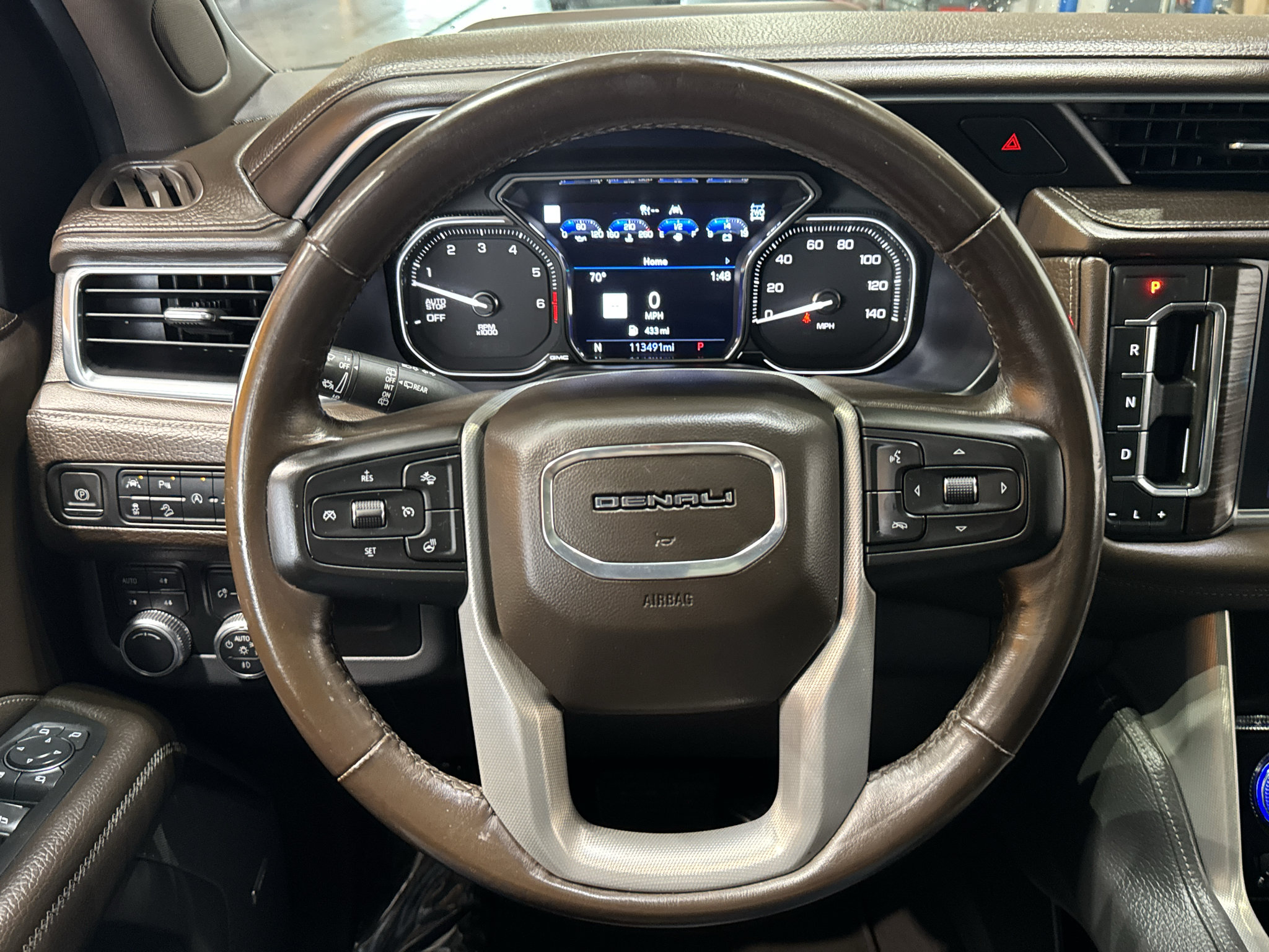 Used 2021 GMC Yukon XL Denali w/ Denali Premium Package AWD/4WD image 26