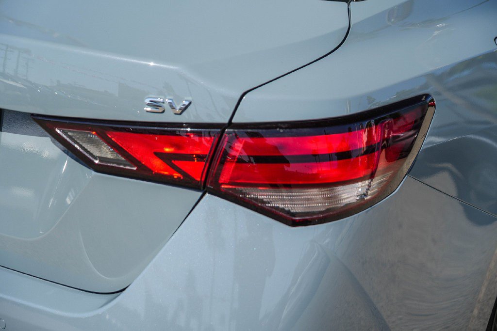 Used 2024 Nissan Sentra SV FWD image 9