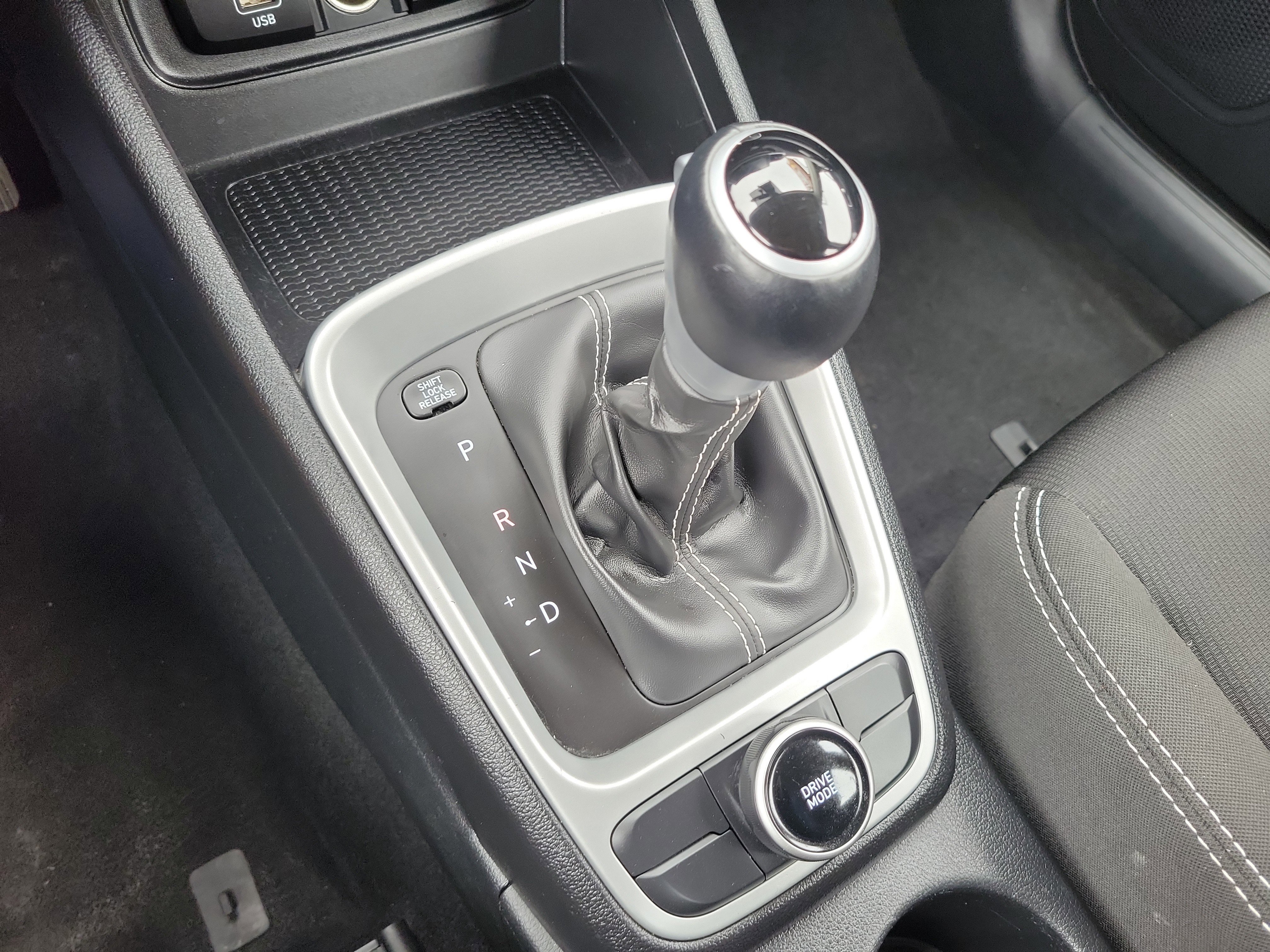 Used 2025 Hyundai Venue SEL FWD image 30