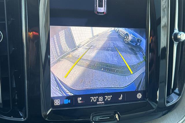Certified 2023 Volvo XC60 T8 Plus w/ Climate Package image 22