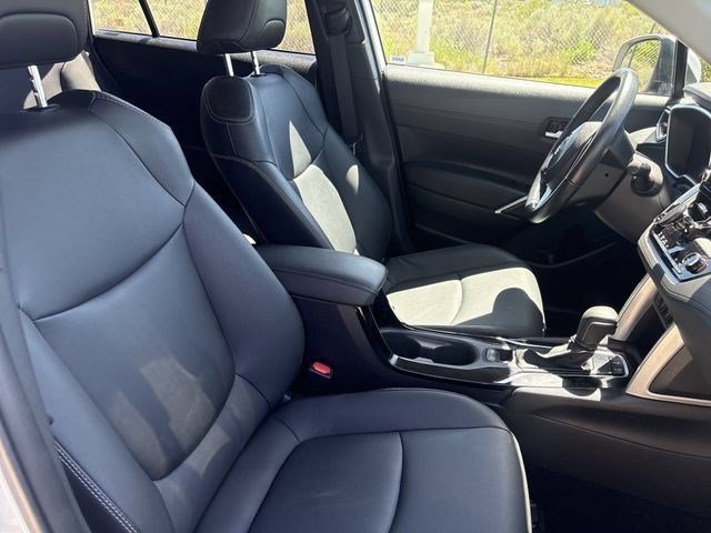 Used 2022 Toyota Corolla Cross XLE w/ Convenience Package FWD image 19