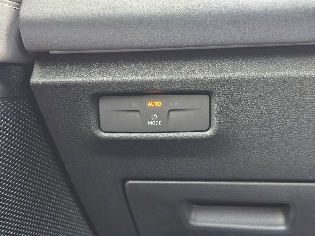 New 2026 Volkswagen Tiguan SE image 26